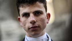 Es ist der erste Fall, bei dem es um eine Missbildung im Mutterleib geht. Theo und seine Familie ...