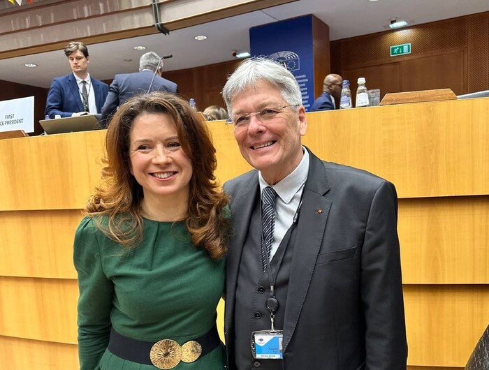 Peter Kaiser mit der Ungarin Katta Tütto, Präsidentin des Ausschusses der Regionen