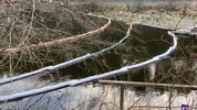 Eine der fünf Ölsperren auf der Großen Mühl