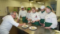 Derzeit werden an den Tourismusschulen Bad Gleichenberg rund 280 Schülerinnen und Schüler ...