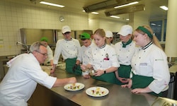 Derzeit werden an den Tourismusschulen Bad Gleichenberg rund 280 Schülerinnen und Schüler ...