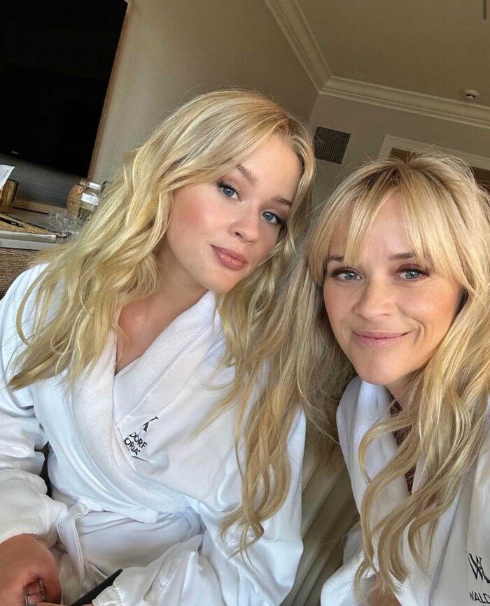 ... in die berühmten Fußstapfen ihrer Mama Reese Witherspoon.