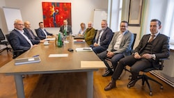 Konstruktives Gespräch: Land und Gemeindevertreter diskutierten über mögliche Entlastungsmaßnahmen. (Bild: LMS)