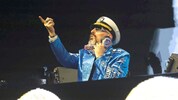 Gigi D‘Agostino bei einem seiner Auftritte: Liebe statt schändlichem Rechtsextremismus