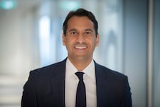 Anas Abuzaakouk ist in der ehemaligen Gewerkschaftsbank ein Großverdiener.