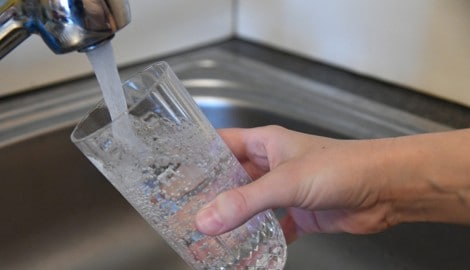 Im Wasserstreit in seiner Gemeinde kann Bürgermeister Georg Einzinger seine Hände in Unschuld ...
