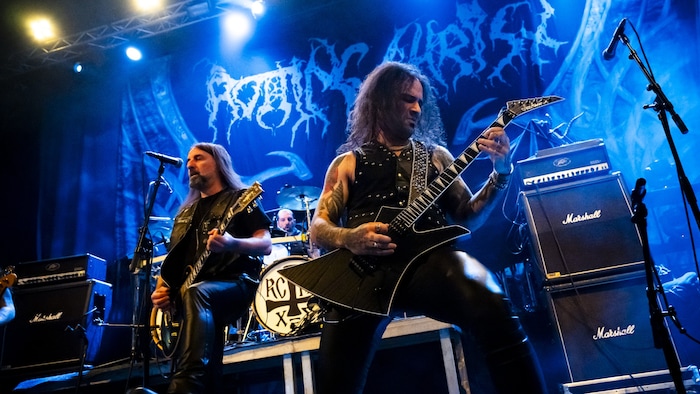 Rotting Christ heizten den Abend würdig an, hatten aber mit einem matschigen Sound zu kämpfen.