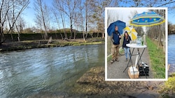 Die Obleute des IG-Schwarza Hannes Kernbeis und Traude Marinkovits präsentieren stolz ihr Vorzeigeprojekt an der Schwarza in Pottschach. (Bild: Krone KREATIV/ZVG IG Schwarza, Doris Seebacher)