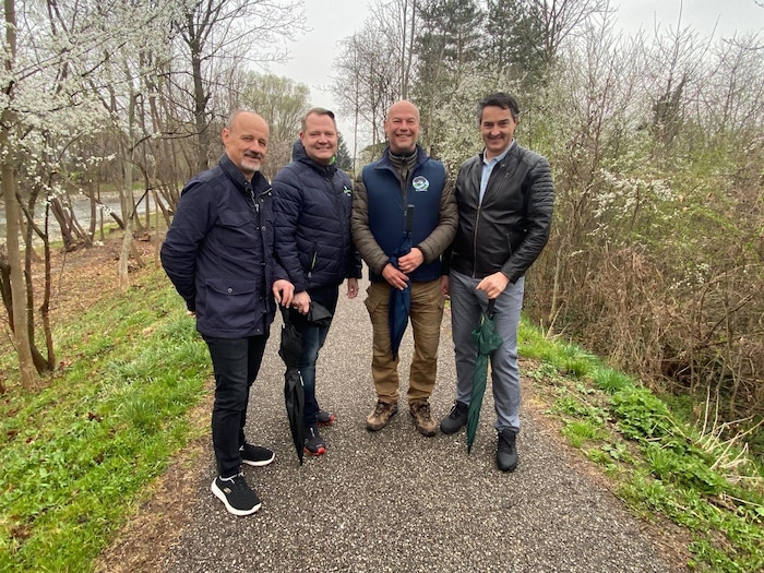 Die Bürgermeister von Wimpassing (Walter Jeitler), Ternitz (Christian Samwald) und Payerbach ...