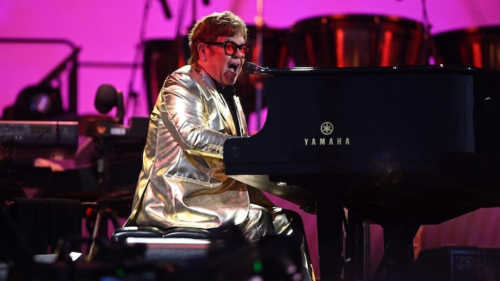 Elton John – hier auf einem seiner letzten Konzerte – hat eigenen Worten zufolge seit einer ...