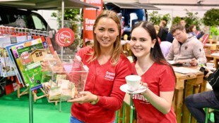 Genießen und Gutes tun bei der „Krone“, wo Elena und Adriana zum Kaffee laden.
