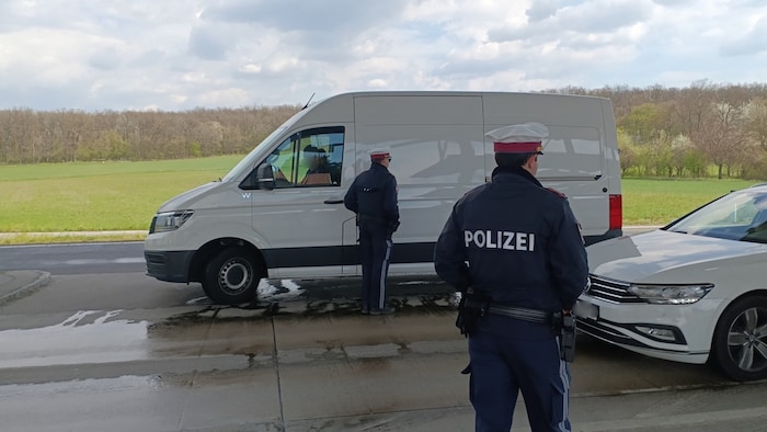 Seuchenteppiche und Grenzkontrollen in Klingenbach