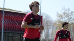 Chris Olivier läuft mit Stuttgarts U21 im ImmoAgentur-Stadion auf.