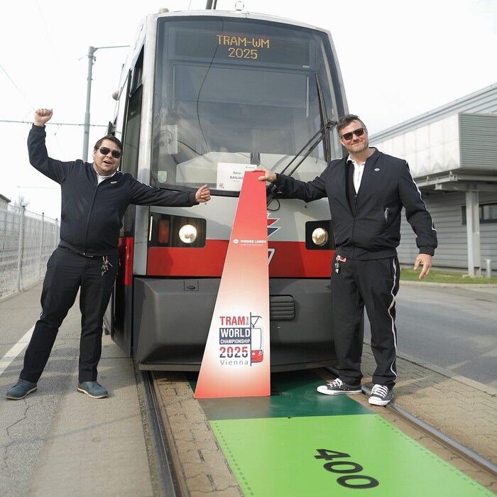 Zentimetergenau wurde das exakte Halten vermessen.