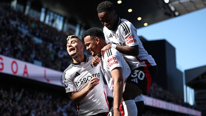 Die Spieler des FC Fulham jubelten über drei Treffer in vierzehn Minuten.