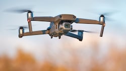 Eine Kameradrohne geriet ins Visier eines Tiroler (36). Über ihn wurde jetzt ein Waffenverbot ...