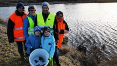 In Allentsteig ist man für Frösche und Kröten auch generationsübergreifend im Naturschutz-Einsatz. (Bild: Stefan Kerschbaum)