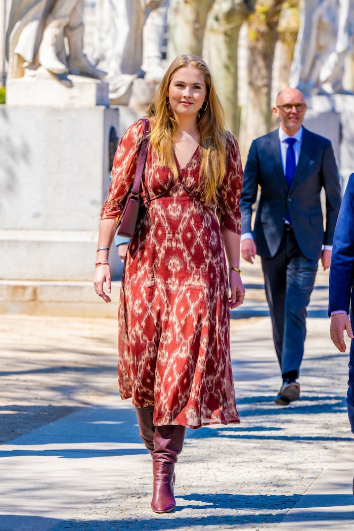 Die Kronprinzessin kehrte zurück nach Madrid um sich mit Tulpen bei der Bevölkerung zu bedanken.
