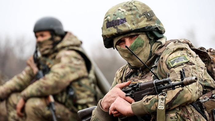 Russische Soldaten in Luhansk