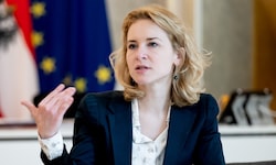 Wissenschaftsministerin Eva-Maria Holzleitner (SPÖ) will Studierenden keine zusätzlichen ...
