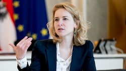 Wissenschaftsministerin Eva-Maria Holzleitner (SPÖ) will Studierenden keine zusätzlichen ...