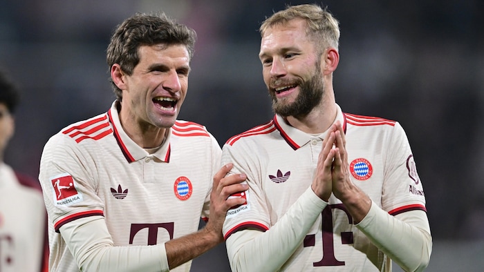 Thomas Müller und Konrad Laimer dürfen sich über den Meistertitel freuen!