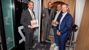 LR Leonhard Schneemann, Bgm. Stefan Laimer, GF Andreas Leitner und Kurarzt Franz Niederl eröffneten das BodyLAB am Weltgesundheitstag. (Bild: LMS)