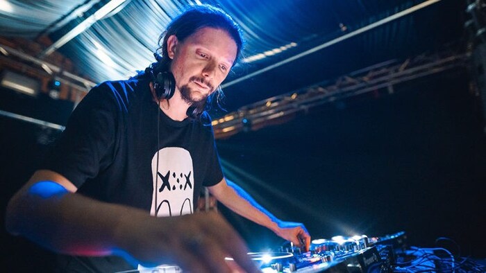 Steve Ponta (o.) war selbst seit Stunde null im Warehouse auch als DJ aktiv.
