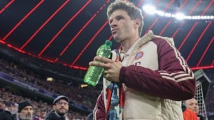 Thomas Müller musste anfangs auf der Bank Platz nehmen. (Bild: AFP/APA/Alexandra BEIER)