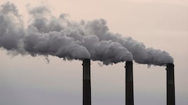 Selbst wenn wir Öl, Gas und Kohle komplett verbrennen würden, würde sich der CO2-Gehalt in der ...