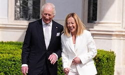 Der König brachte Meloni zum Lachen.