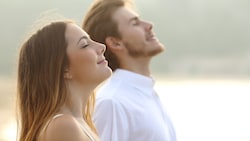 Die gute Nachricht: Jeder kann in fünf Schritten sein Glück wiederfinden und stärken.