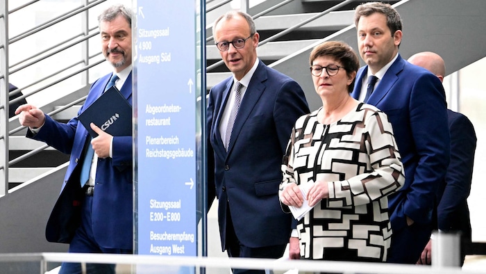 Union und SPD einig: CSU-Chef Markus Söder und CDU-Chef Friedrich Merz mit den ...