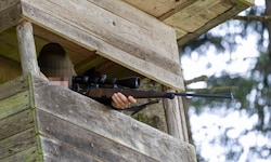 Mitglieder der Jagdgenossenschaft observieren das Revier nun verstärkt und achten auf ...