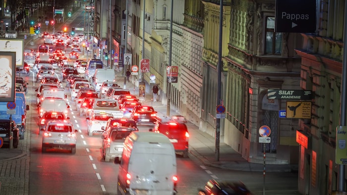 Der Gürtel ist einer der wichtigsten Verkehrsrouten der Stadt. Tagtäglich sind hier bis zu ...