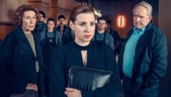 Martina Ebm als Alicia, die Ehefrau des Opfers. (Bild: ORF)