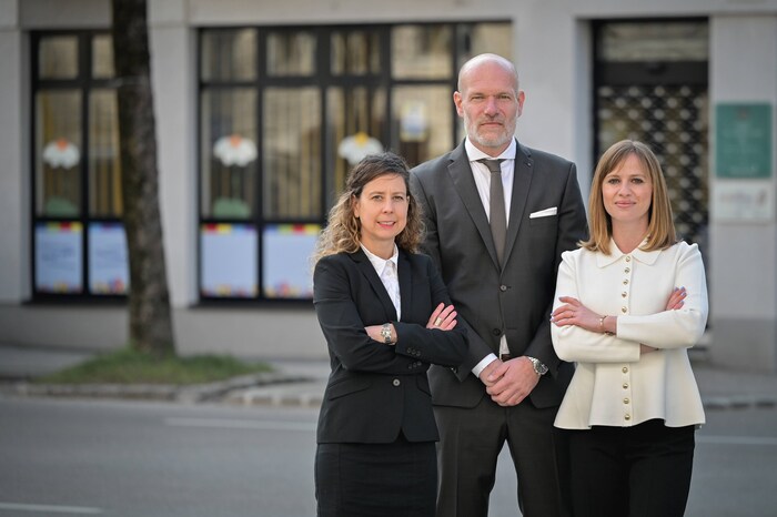 Die Stategie des Verteidigertrios Jessica Hamed, Martin Feigl und Sonja Fasthuber (v. li.) war ...