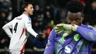 Nemanja Matic (l.) hat wenig für Andre Onana (r.) übrig.