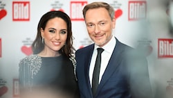 In der Politik hatte Christian Lindner zuletzt keine großen Erfolge mehr zu verbuchen – privat scheint es dafür umso besser zu laufen. (Bild: APA/AFP/Sebastian Gollnow)