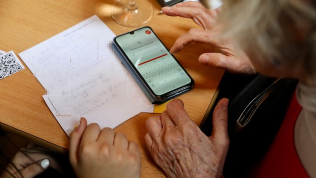 Oftmals passiert Weiterbildung im Sinne der Digitalisierung in der Familie. Wenn nicht, bietet ...