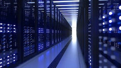 KI-Modelle werden in Rechenzentren gehostet, also in physischen Lagerhallen, in denen große ...