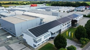 225 der rund 350 Beschäftigten der Firma Hella Großpetersdorf werden ihren Job verlieren. (Bild: Forvia Hella)