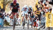 Marco Haller (li.) bei der Flandern-Rundfahrt vor Tadej Pogacar (Mitte)