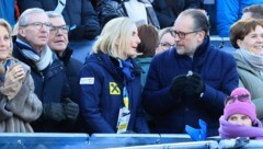 Landeshauptmann Wilfried Haslauer (links) und Parteifreunde fieberten mit ÖSV-Präsidentin Roswitha Stadlober mit (Bild: Birbaumer Christof)