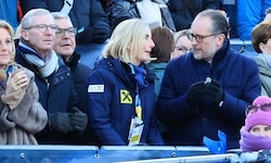 Landeshauptmann Wilfried Haslauer (links) und Parteifreunde fieberten mit ÖSV-Präsidentin ...