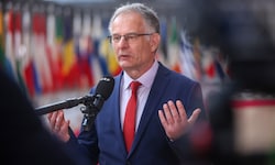 Finanzminister Markus Marterbauer darf sich über das größte Vertrauen innerhalb der Bevölkerung ...