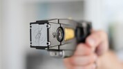 Am Donnerstagnachmittag kam es in Kufstein zur Brutalo-Attacke mit dem Taser (Symbolbild).