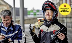 Angesichts des einsetzenden Starkregens suchte Wiens Grünen-Chefin Judith Pühringer Schutz unter ...