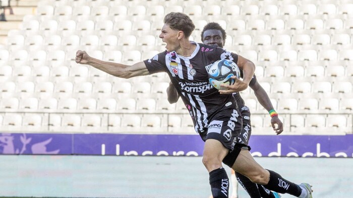 25 Einsätze hatte Elias Havel (r.) 2023/24 für den LASK.