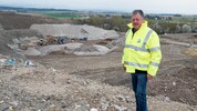 Greenpeace ortet auf der Mülldeponie am Ziegelofen einen Müllskandal. Johann Zöchling weist das ...